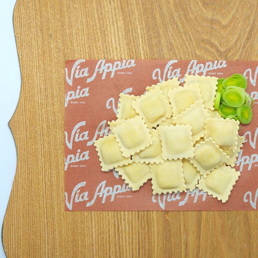 PASTA RELLENA CON RICOTTA Y AJOPORROS