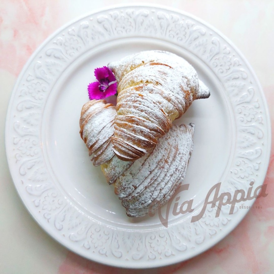 SFOGLIATELLA  O  COLA DE LANGOSTA