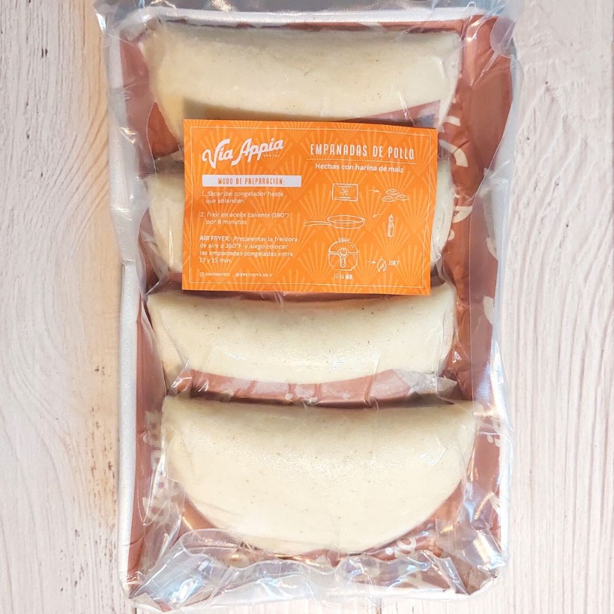 EMPANADAS DE MAÍZ RELLENAS CON POLLO