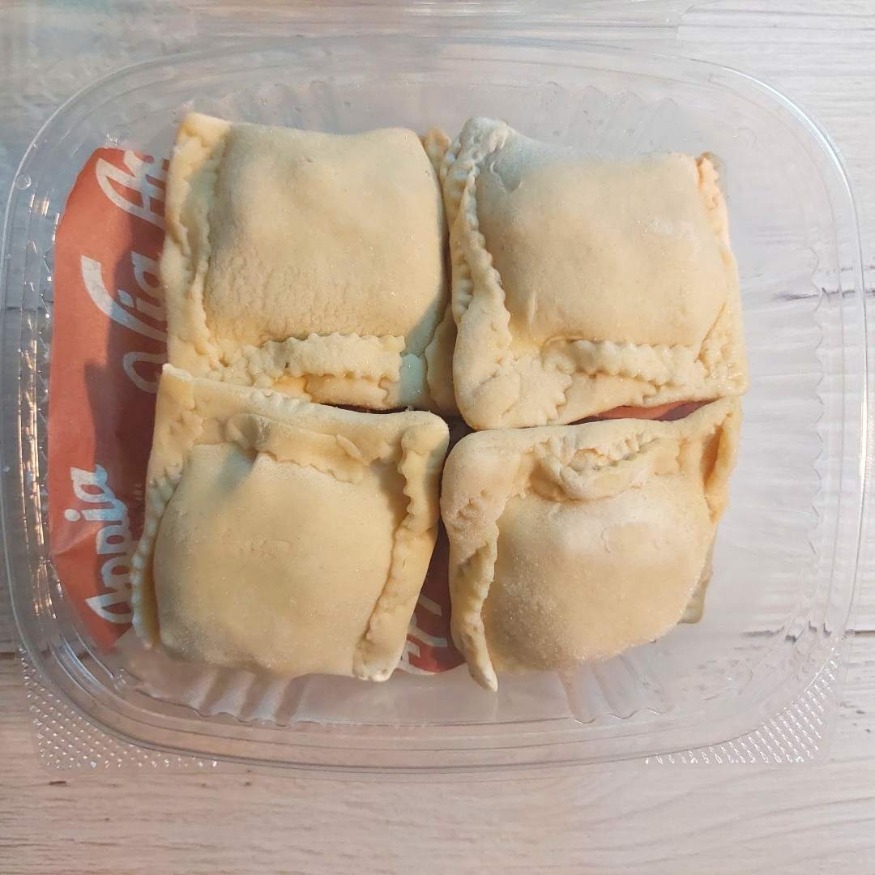 MINI EMPANADAS DE TRIGO RELLENAS CON POLLO