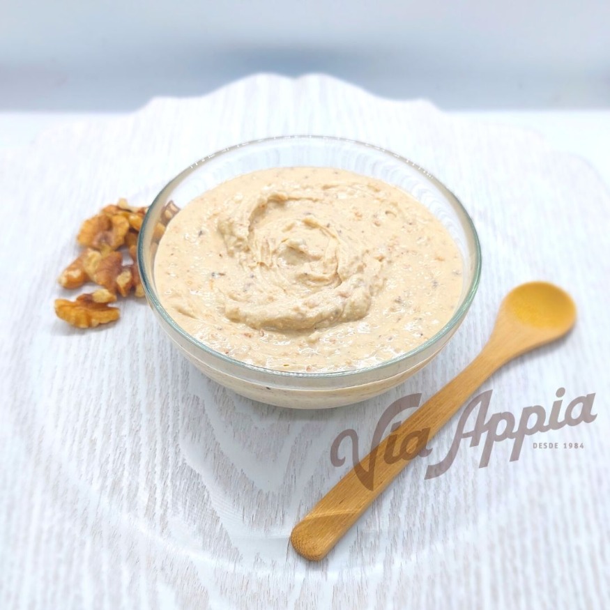 DIP DE QUESO DE CABRA CON FRUTOS SECOS Y MIEL