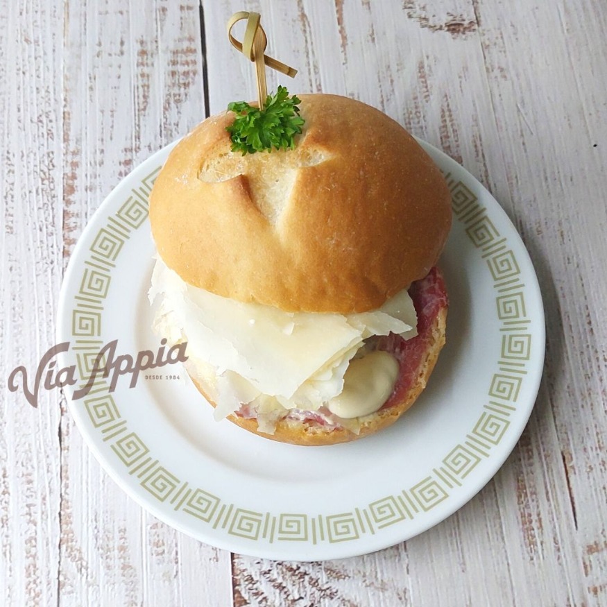 SÁNDWICH MIGNON DE CARPACCIO DE LOMITO