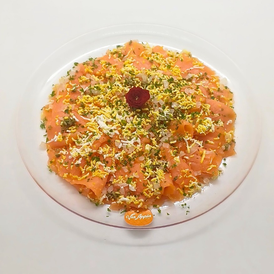 CARPACCIO DE SALMÓN AHUMADO NORUEGO EN BANDEJA