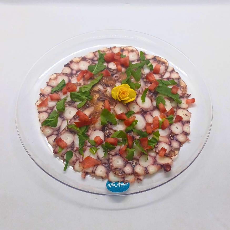 CARPACCIO DE PULPO EN BANDEJA