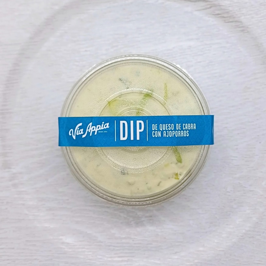 DIP DE QUESO DE CABRA CON AJOPORRO