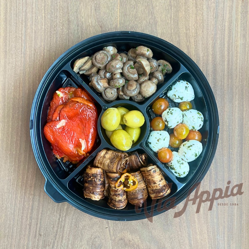BANDEJA DE ANTIPASTOS VEGETARIANA CON CHAMPIÑONES