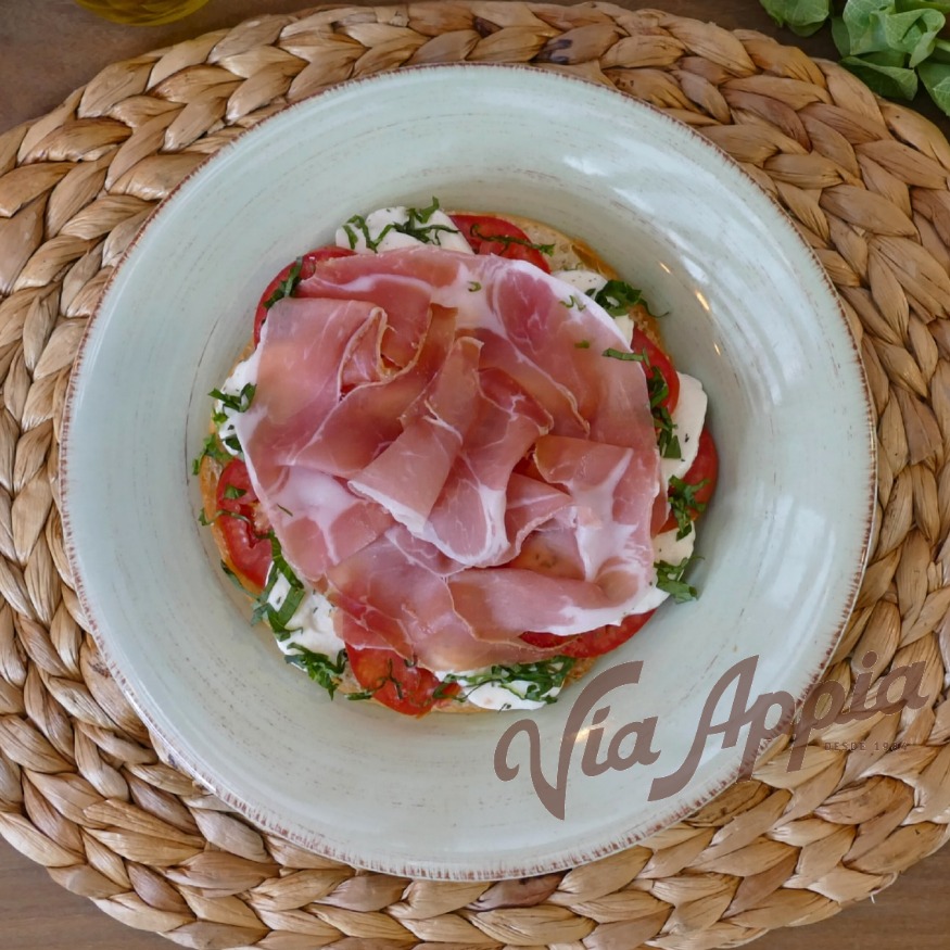 FOCACCIA RELLENA CON MOZZARELLA DE BÚFALA Y PROSCIUTTO DI PARMA  (SANDWICH)