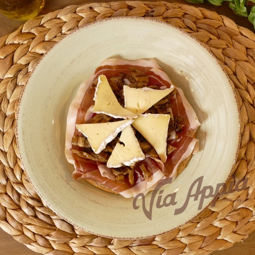 FOCACCIA RELLENA DE SPECK Y QUESO BRIE (SANDWICH)