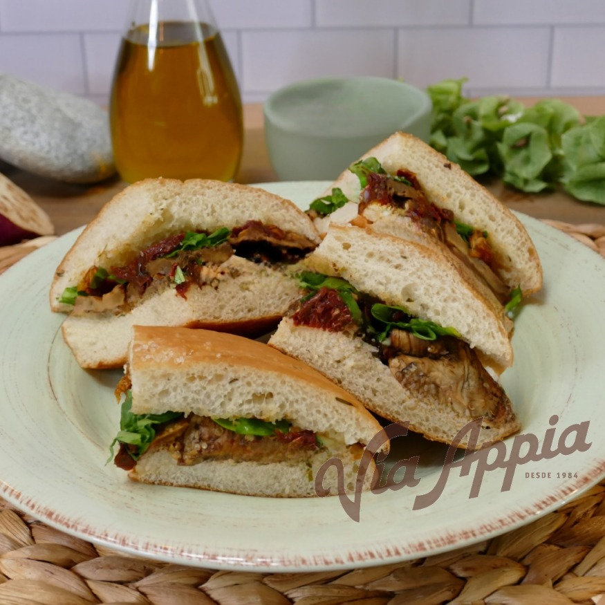 FOCACCIA RELLENA VEGANA (SANDWICH)