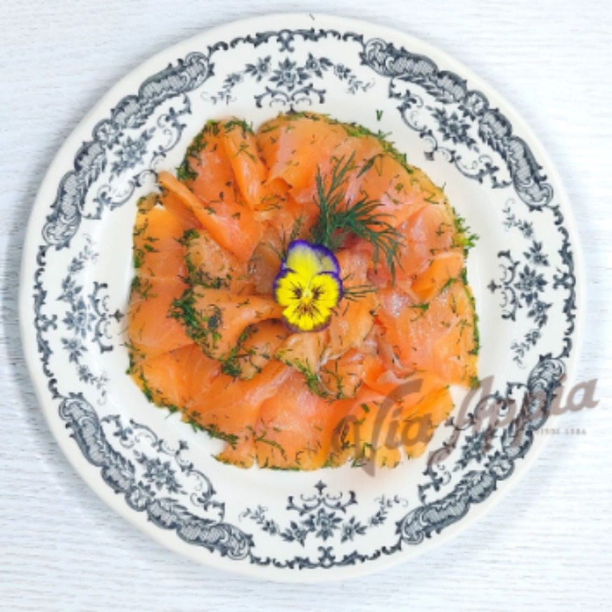 SALMÓN MARINADO AL ENELDO  O GRAVLAX