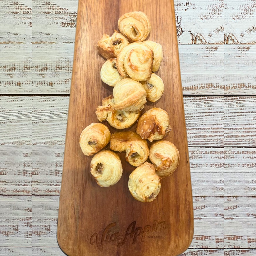 SALATINI DI ACCIUGHE, POMODORI SECCHI E FORMAGGIO
