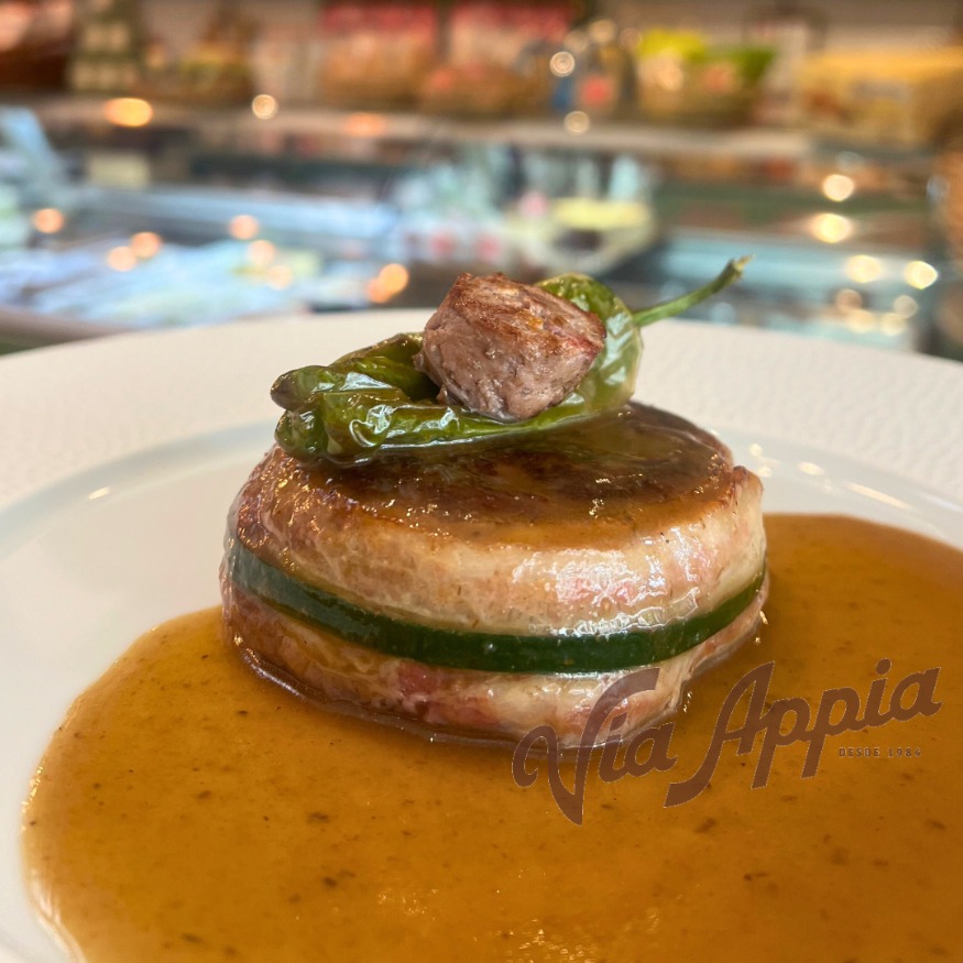FILET MIGNON DE LOMITO CON CHORIZO Y PIMIENTOS DE PADRóN