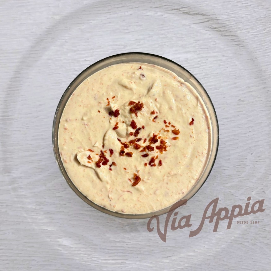 DIP DE QUESO DE CABRA CON TOCINETA