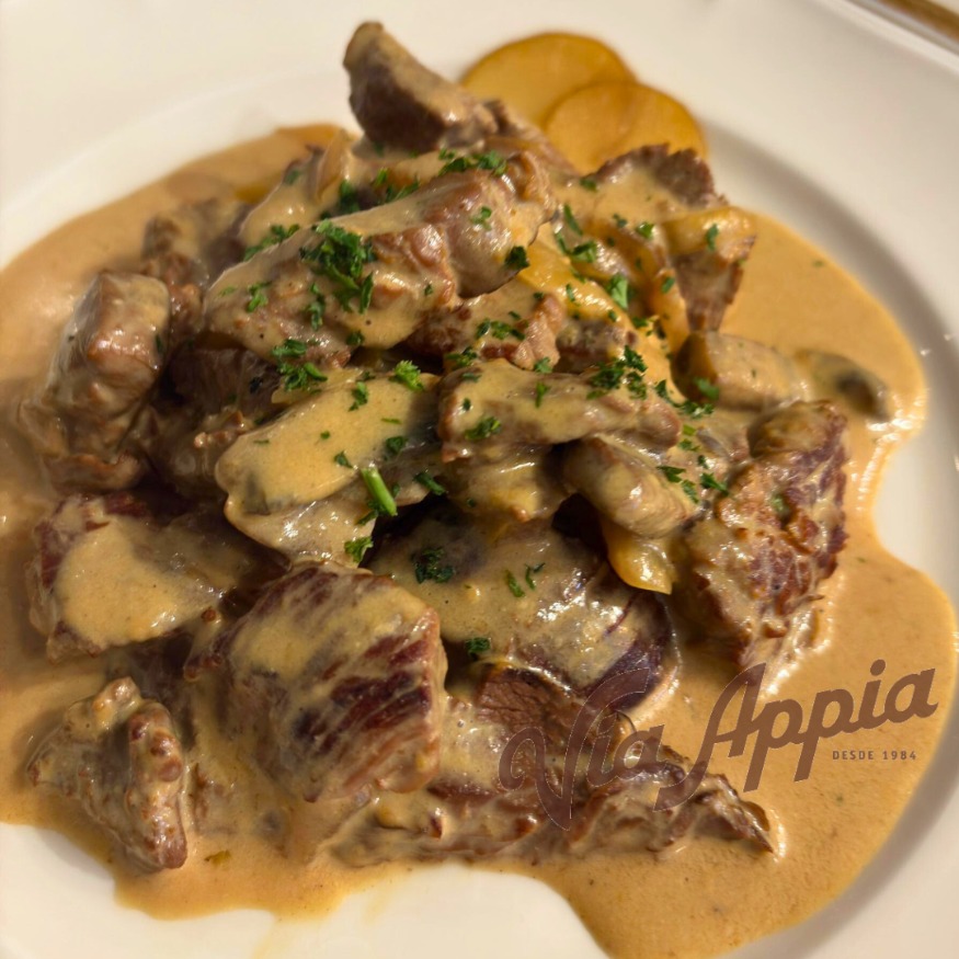 STROGONOFF DE LOMITO